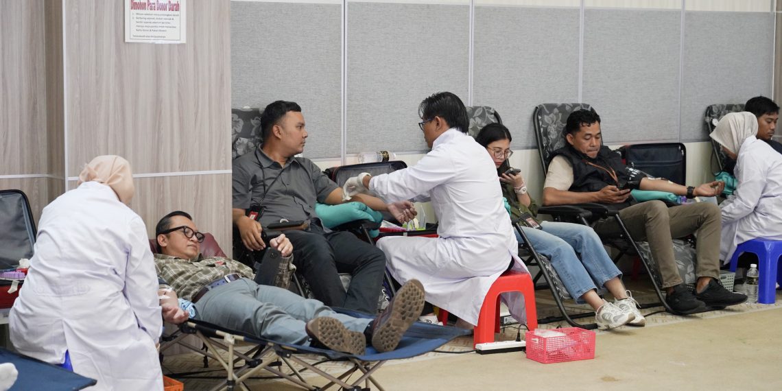 Bank Jatim saat aksi kemanusiaan