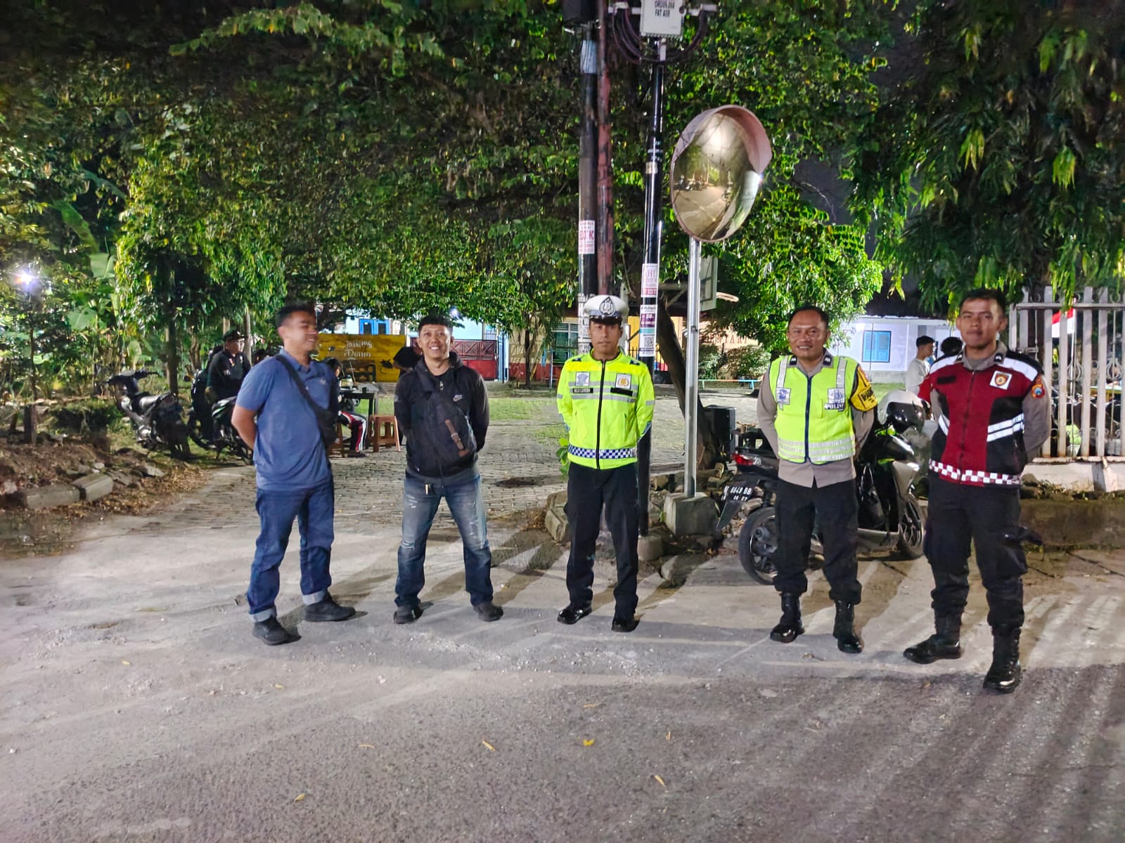 Polres Madiun Kota Terjunkan 55 Personel untuk Amankan Latihan Kerohanian Calon Warga PSHT 2 Polres Madiun Kota Terjunkan 55 Personel untuk Amankan Latihan Kerohanian Calon Warga PSHT 2