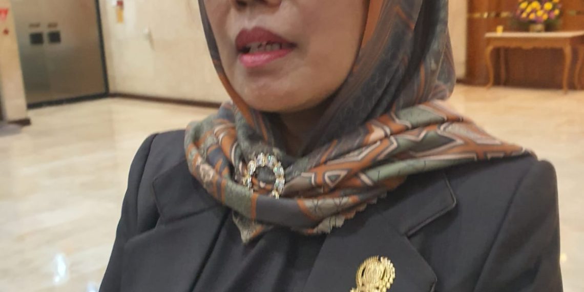 Ketua Komisi E DPRD Jatim Sri Untari