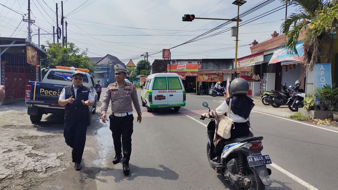 Satlantas Polres Madiun Kota dan Dishub Survey Jalur Rawan Laka 2