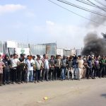 Massa Aliansi Anti Mafia Tanah Kembali Hadang Upaya PN Sidoarjo Eksekusi Lahan 9,8 hektar di Tambakoso Sidoarjo IMG-20250618-WA0004