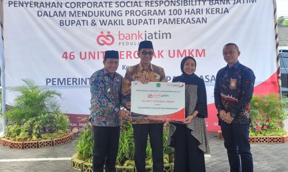 Bank Jatim saat gencar serahkan CSR