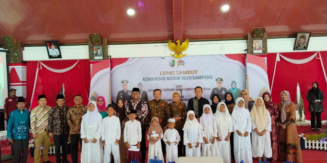 Serah Terima Komandan Kodim 0828/Sampang Berlangsung Khidmat, Letkol Czi Dika Resmi Gantikan Letkol Suprobo