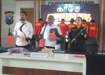 Enam Pelaku Pengroyokan di Wiyung Berhasil Ditangkap 4 Enam Pelaku Pengroyokan di Wiyung Berhasil Ditangkap