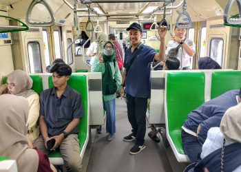 Tiket Murah & Nyaman, Transportasi Commuter Line Makin Diminati Masyarakat