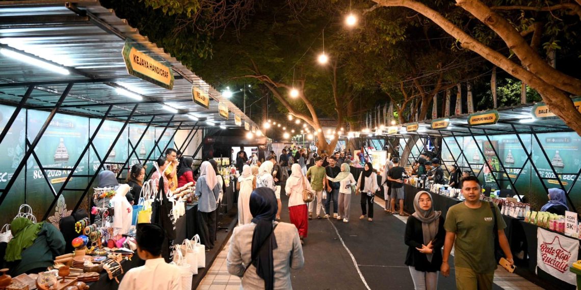 Kios UMKM saat gelaran BEC 2025