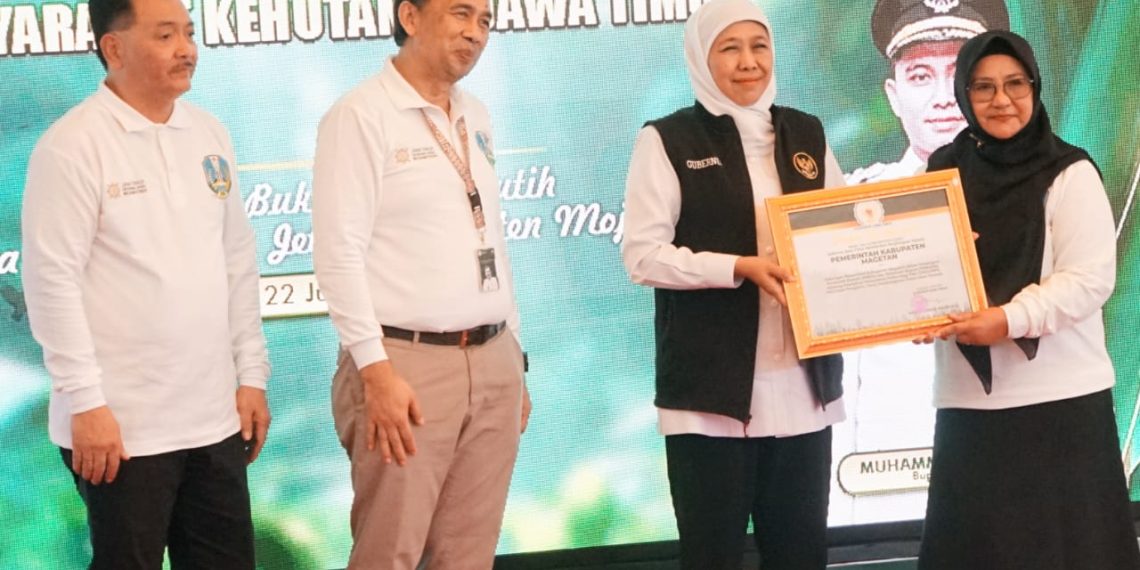 Pemerintah Kabupaten Magetan Menerima Penghargaan Atas Pemulihan Ekosistem Darat