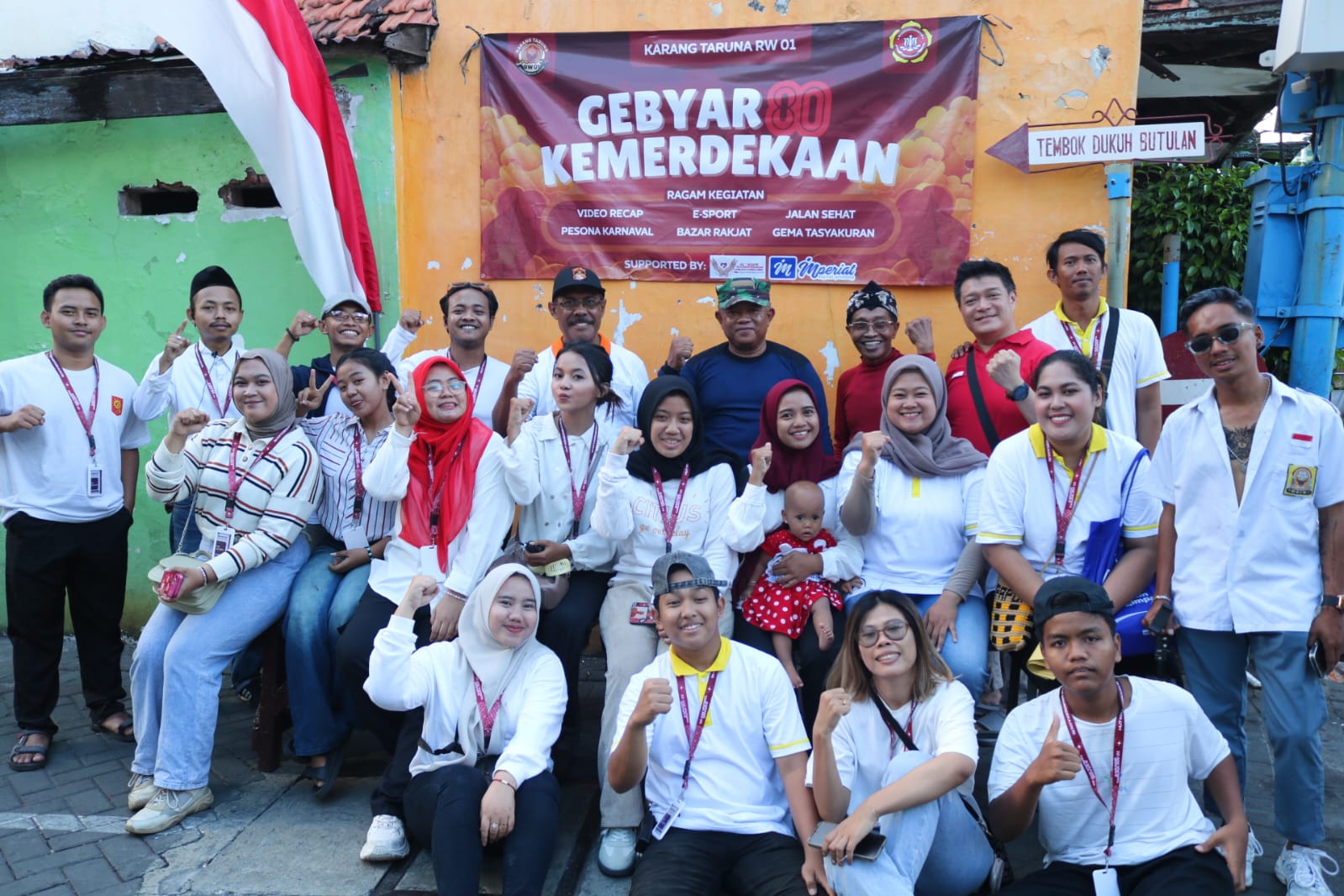 Semarak Kemerdekaan, RW 01 Tembok Dukuh Gelar Karnaval Budaya 2 Semarak Kemerdekaan, RW 01 Tembok Dukuh Gelar Karnaval Budaya 1