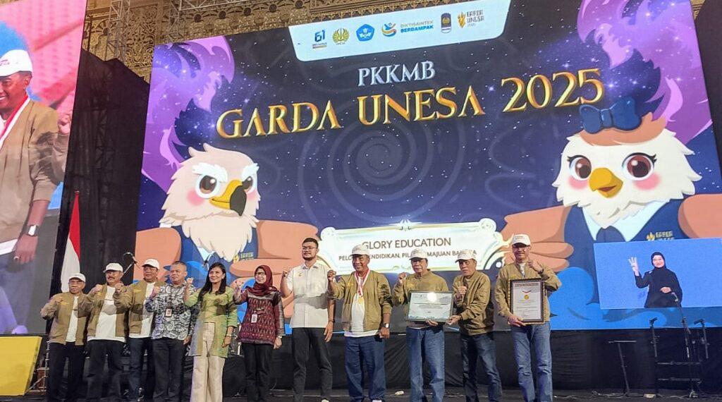 Penghargaan untuk UNESA sebagai Kampus Penggerak Inklusi Pasar Modal