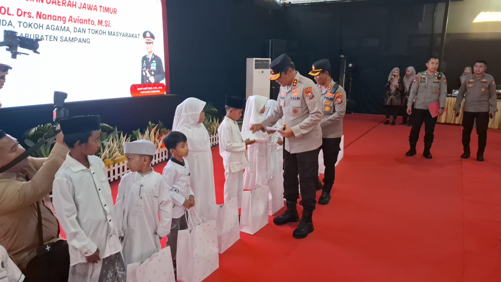 Kapolda Jatim Irjen Pol Nanang Avianto Silaturahmi Kamtibmas dengan Forkopimda, Tokoh Agama, dan Tokoh Masyarakat Sampang 1