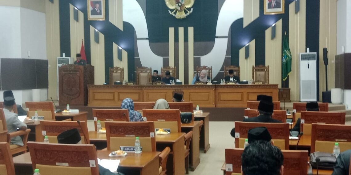 Suasana Paripurna DPRD Kabupaten Pasuruan Penyampaian Nota KUA-PPAS TA 2026 (ist)