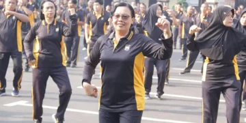 Polwan Polres Kediri Kota Gelar Olahraga Bersama dengan Tema Polri untuk Masyarakat