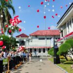 PKKMB Unija 2025 Meriah, Ribuan Mahasiswa Baru Lepas Balon Merah Putih WhatsApp Image 2025-08-25 at 09.41.24