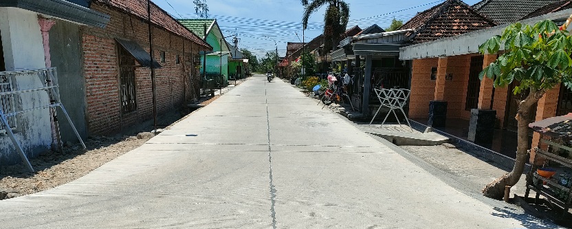 Mobilitas Warga Lancar, Jalan Lingkungan Desa Ngampel Sudah Dicor