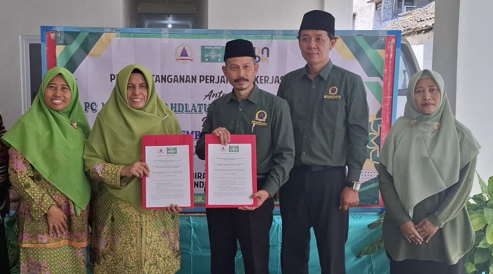 Cetak Paralegal Profesional, PC Muslimat NU Gresik Gandeng YLBH FT