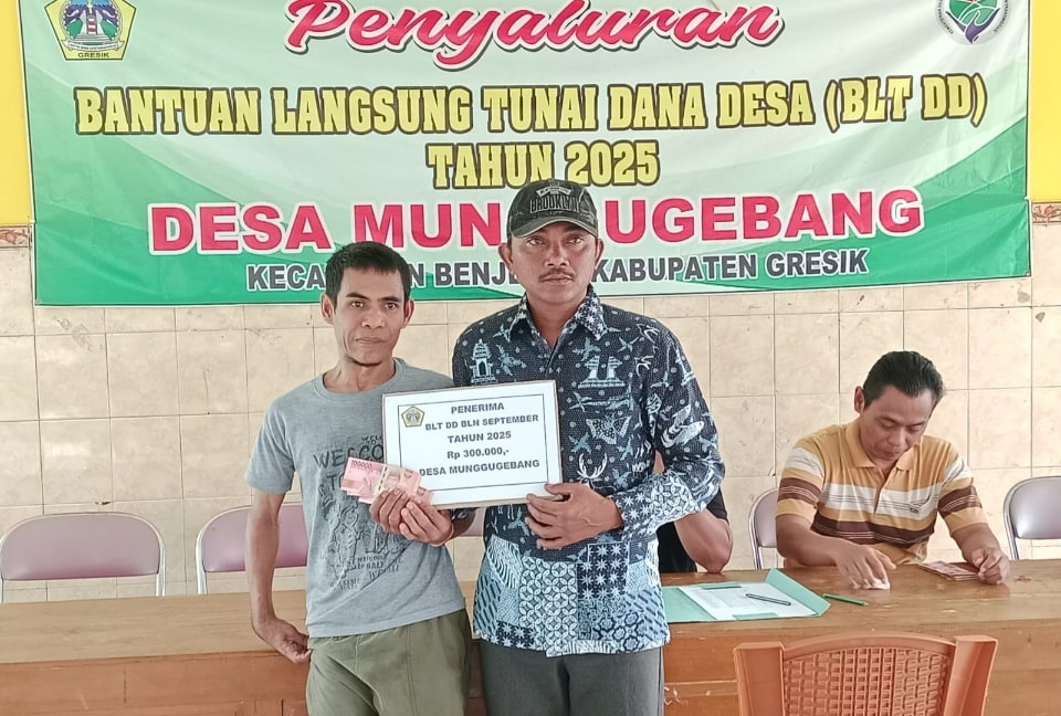 Salurkan BLT-DD pada 25 KPM, Pemdes Munggugebang Dukung Pengentasan Kemiskinan Ekstrem 3 Salurkan BLT-DD pada 25 KPM, Pemdes Munggugebang Dukung Pengentasan Kemiskinan Ekstrem 2