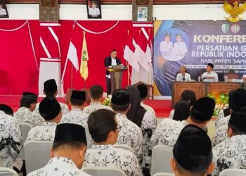 Bupati Sampang Buka Konferensi PGRI: Guru Bermutu, Indonesia Maju