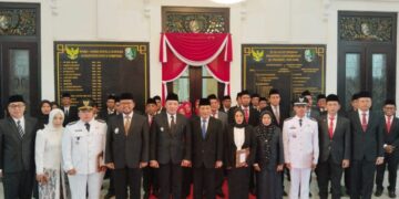 Bupati Sampang Lantik 32 Pejabat Administrator dan Pengawas, Dorong Penyegaran Birokrasi