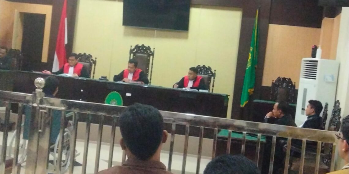 Kuasa Hukum Kecewa, Terdakwa Kecelakaan Lalu Lintas di Sampang Divonis 6 Bulan Penjara 1 Kuasa Hukum Kecewa, Terdakwa Kecelakaan Lalu Lintas di Sampang Divonis 6 Bulan Penjara 1