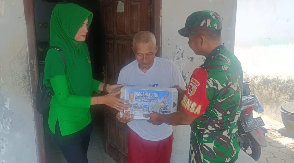Bakti Sosial Prima HUT TNI ke 80, Koramil 0809/02 Pesantren Bagikan 80 Paket Sembako