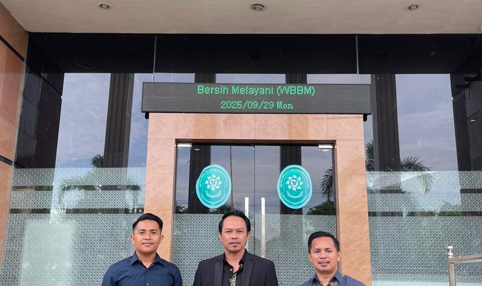 keluarga Dony Adi Saputra saat ajukan Gugatan