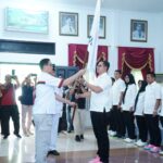 Resmi Dilantik, AKBP Raden Erik Bangun Prakasa Siap Majukan Bola Voli Magetan Menuju Prestasi Nasional WhatsApp Image 2025-10-20 at 06.26.30