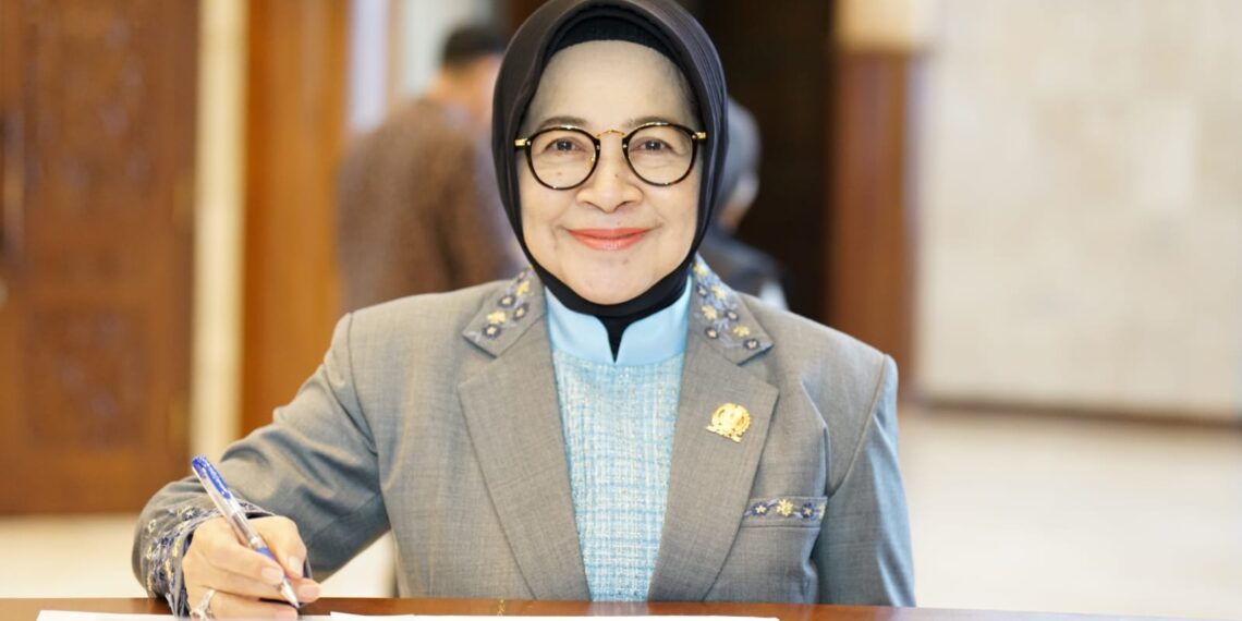ketua Fraksi PDIP DPRD Jatim Wara Reny Sundari Pramana