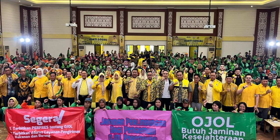 DPRD Golkar Jatim saat buka rumah aspirasi