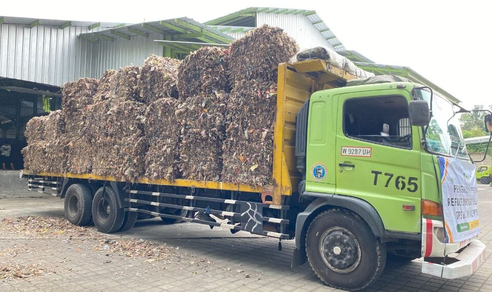 TPS 3R Banyuwangi Hasilkan Bahan Alternatif Industri dari Sampah Plastik 1 TPS 3R Banyuwangi