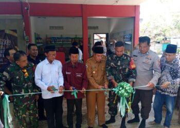 KDMP Kemangi Bungah Resmi Buka Gerai Sembako, Gandeng Toserba Sunan Drajat