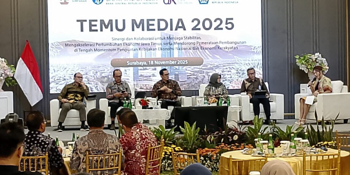 LPS, BI, OJK & Kemenkeu Jatim Dorong Pertumbuhan Ekonomi & Stabilitas Keuangan Jatim 1 Kolaborasi LPS, BI, OJK & Kemenkeu Jatim saat
temu media. (foto: hari/bidik.news)