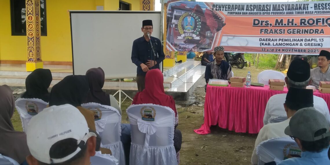 Anggota Fraksi Gerindra DPRD Jatim MH Rofik saat reses di Gresik