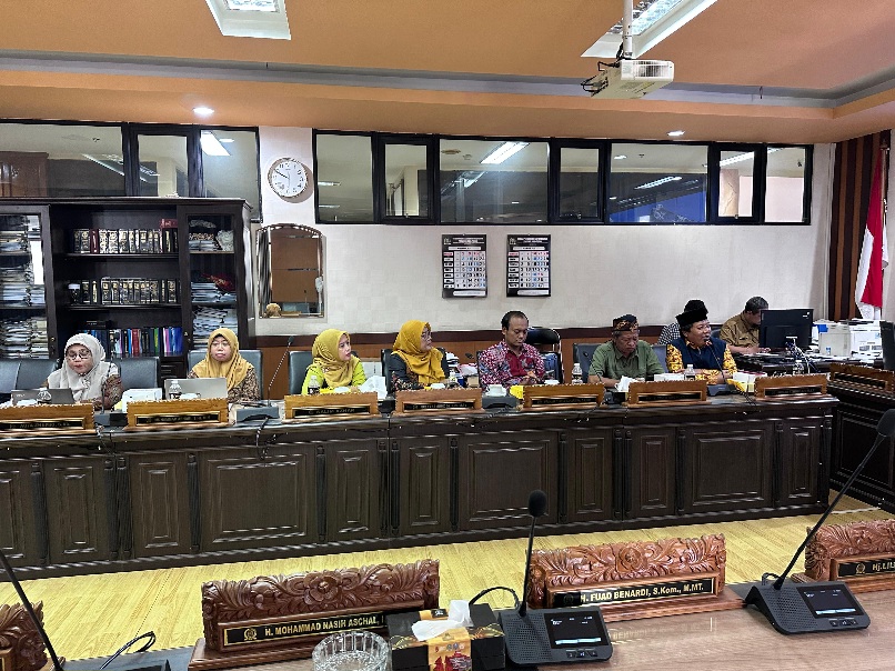 DPRD Jatim Dorong Keberlanjutan Program PKW Siswa dan Tekankan Transparansi Sumbangan Sekolah 2 DPRD Jatim Dorong Keberlanjutan Program PKW Siswa dan Tekankan Transparansi Sumbangan Sekolah 1