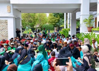 Harjaba Ke 254, Bupati Ipuk Tasyakuran Bareng Tukang Becak, Pesapon dan Ojol