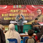 Disabilitas Trenggalek Terima Bantuan Alat Bantu, Deni Wicaksono Ajak Perkuat Layanan Inklusif WhatsApp Image 2025-12-27 at 10.22.33