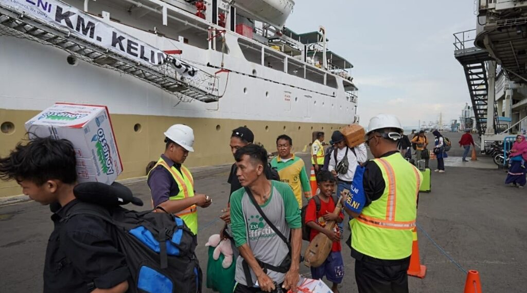 Peningkatan jumlah penumpang mencerminkan tingginya mobilitas masyarakat selama periode libur akhir tahun. (foto: ist)