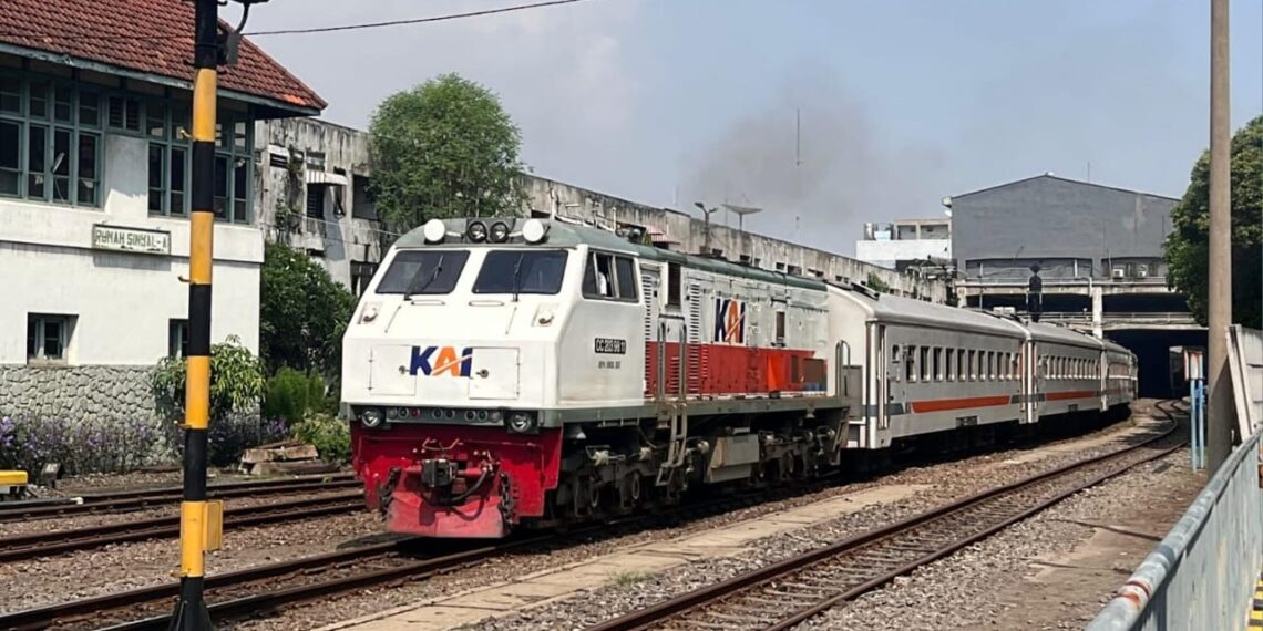 Tingkat keinginan masyarakat di Probolinggo menggunakan layanan Commuter Line mencapai 100%. (foto: ist)