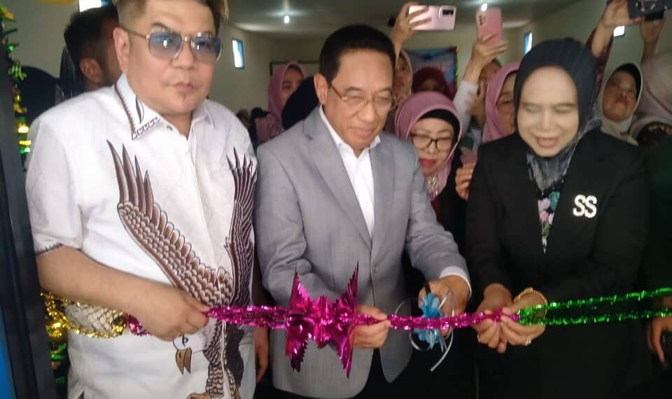 Dampingi Wamenkes, dr.Benjamin Kristianto MARS Dorong Percepatan Kerjasama BPJS dan Peningkatan Standar Pemeriksaan Kehamilan di RSIA Buah Delima 1 Anggota DPRD Jatim dr .Benjamin Kristianto MARS saat dampingi Wamenkes di RSIA Buah Delima