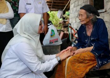 ASN Berbagi, Salurkan Puluhan Ribu Paket Sembako untuk Warga Miskin