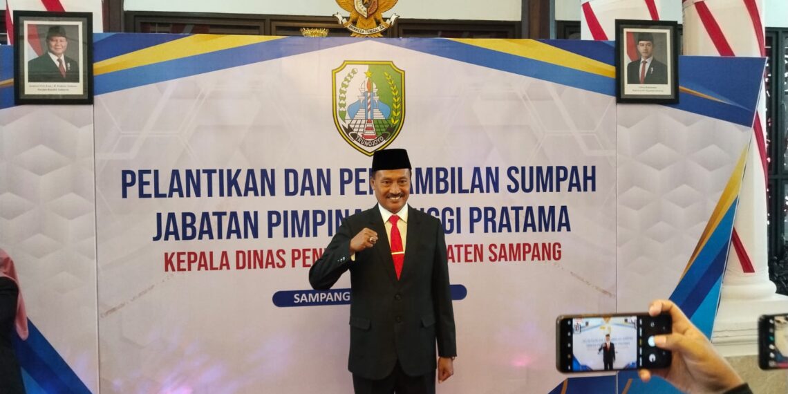 Bupati Sampang Resmi Lantik Noer Alam Jadi Kepala Disdik Sampang 1 Bupati Sampang Resmi Lantik Noer Alam Jadi Kepala Disdik Sampang 1