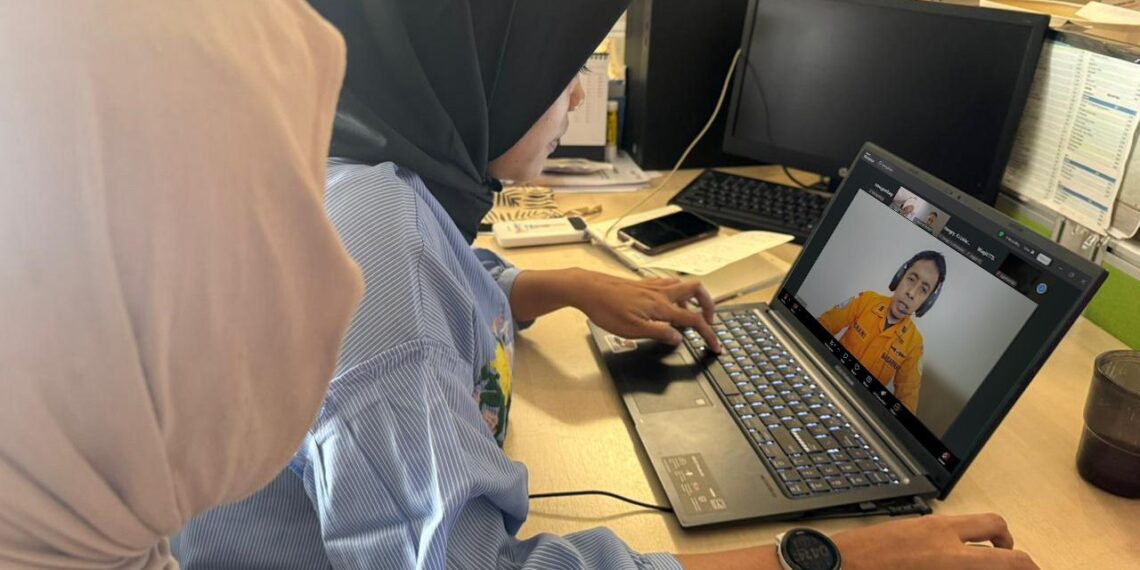Pegawai TTL saat mengikuti sosialisasi tanggap darurat kebencanaan secara daring. (foto: ist)