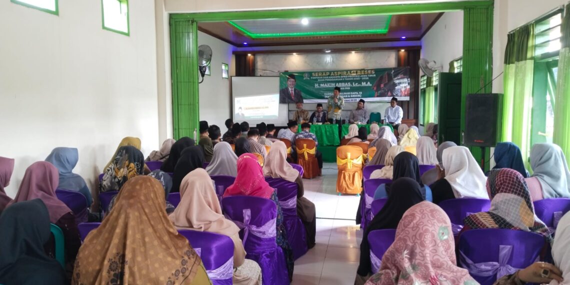 Anggota Fraksi PKB DPRD Jatim H.Makin Abbas saat gelar reses di Lamongan