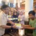 Meski Diguyur Hujan dan Petir, Setwan Jatim Tetap Laksanakan Ibadah Pembagian 1.500 Takjil