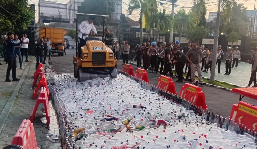 Polresta Banyuwangi Ungkap Puluhan Kasus Kriminalitas dengan 61 Tersangka dan Musnahkan Ribuan Miras serta Knalpot Brong 1