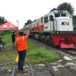 Jelang Lebaran, Banyuwangi Siagakan Puluhan Petugas Tambahan di Perlintasan Kereta Api Tanpa Palang Pintu WhatsApp Image 2026-03-12 at 10.31.01