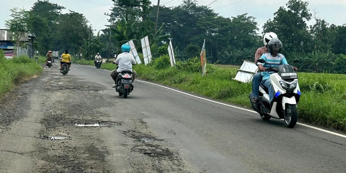 Ruas jalan menuju Sidogiri yang akan di portal.