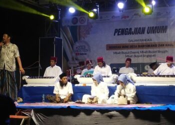 Sedekah Bumi Desa Banyuwangi Berlangsung Meriah, Hadirkan Gus Gendeng sebagai Penceramah