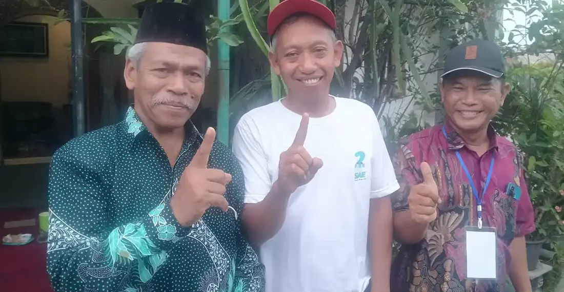 Resmi Terpilih, Kades Baru Desa Kalipecabean Safarid Prioritaskan Penanganan Banjir dan Reformasi Pelayanan Masyarakat Serta Fasilitas PJU 1 Kepala desa kalipecabean terpilih Safarid bersama Tim