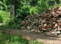 Paving Jalan TPU Diduga Dibongkar untuk Akses Tambang, Kades Alasmalang Bantah Beri Izin