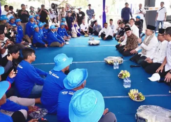 Ke Banyuwangi, Menko Zulhas Pastikan Stok Pupuk dan Gabah Aman